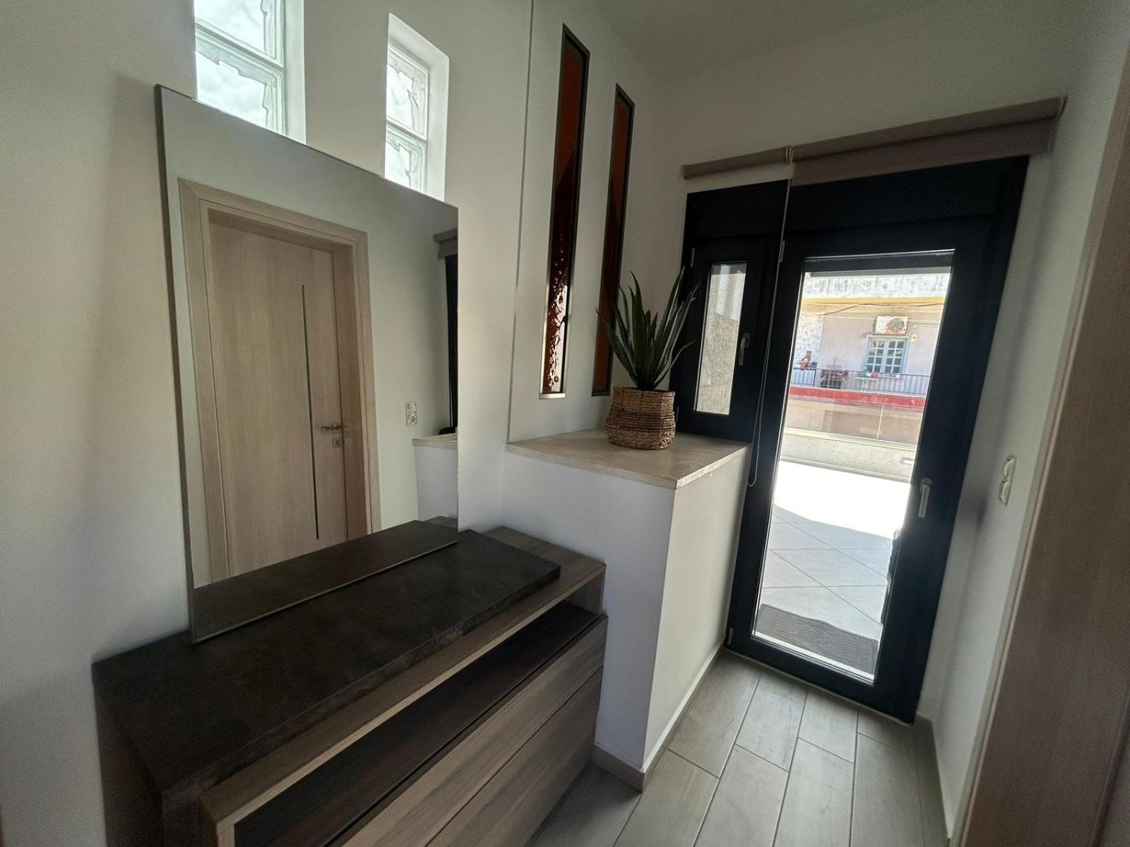 Ivory Style Maisonette Near Downtown הרקליון