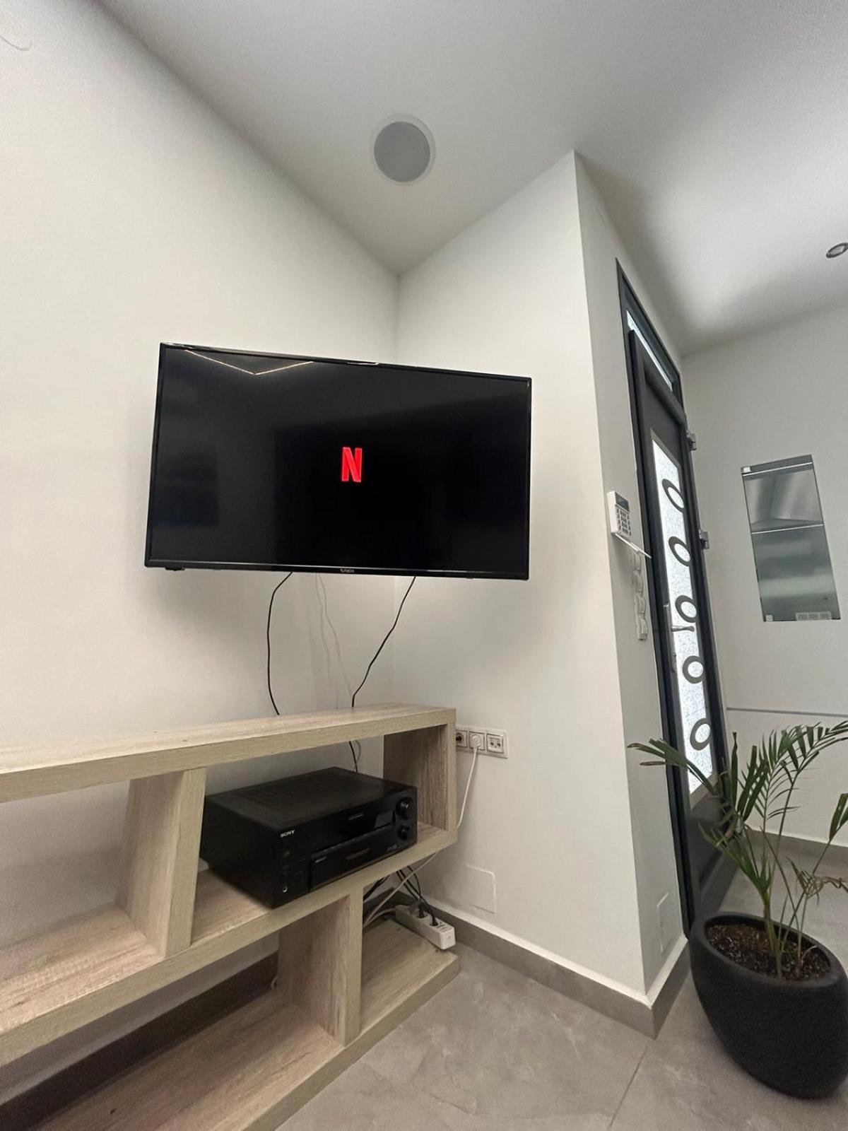 Ivory Style Maisonette Near Downtown וילה הרקליון