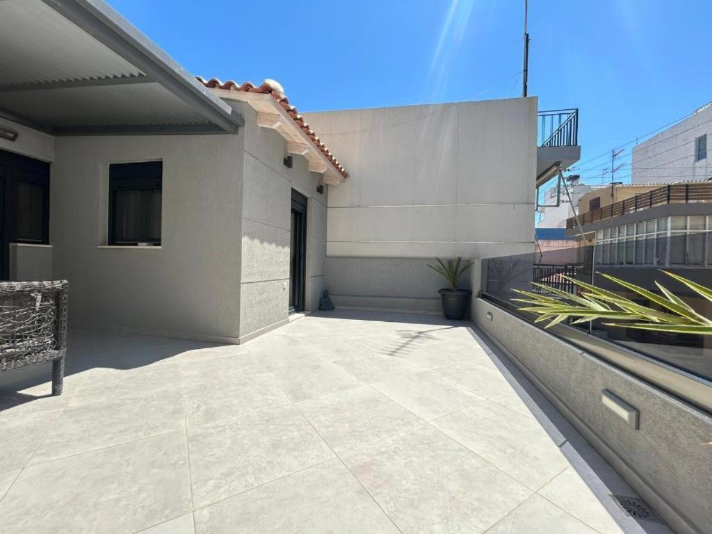 וילה Ivory Style Maisonette Near Downtown *